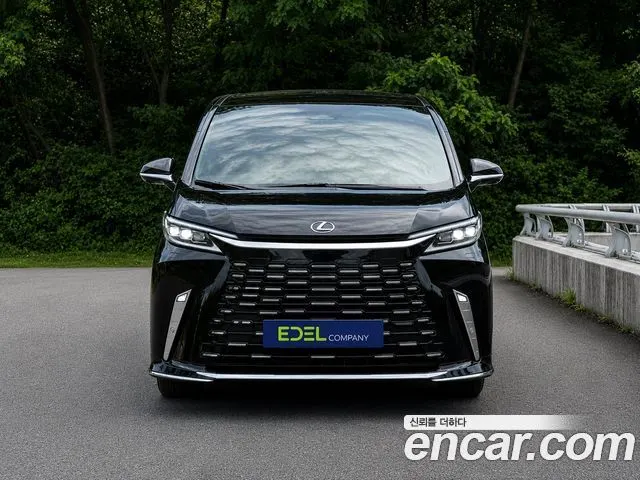 LEXUS LM — из Кореи под ключ
