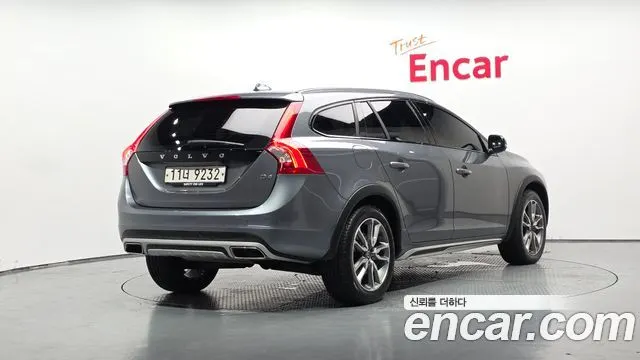 VOLVO V60 CROSS COUNTRY — из Кореи под ключ