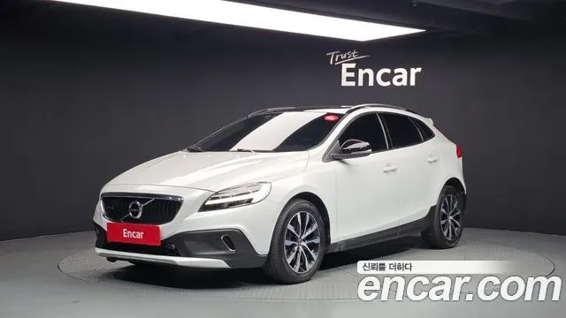 VOLVO V40 CROSS COUNTRY — из Кореи под ключ