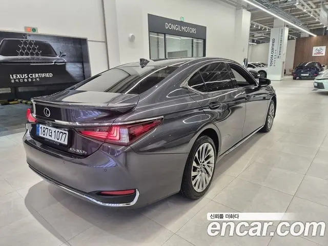 LEXUS ES300H 2026 — 5 874 км, серебристо-серый, Корея — под ключ — фото 2