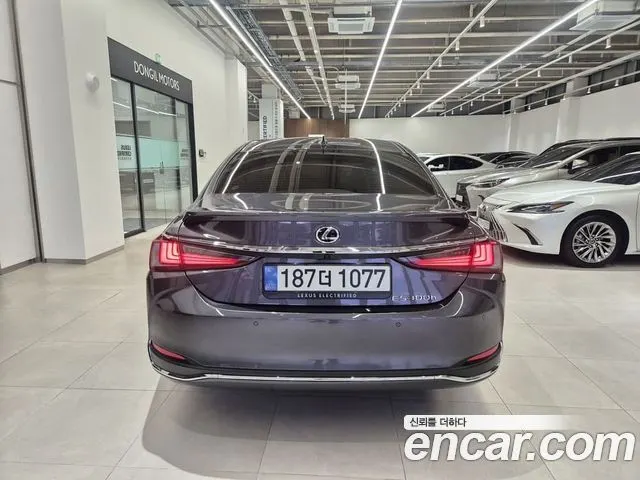 LEXUS ES300H 2026 — 5 874 км, серебристо-серый, Корея — под ключ — фото 4
