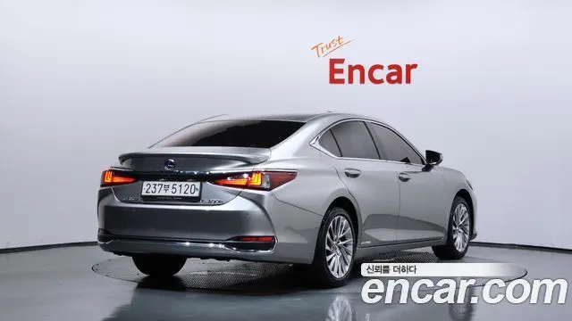 LEXUS ES300H — из Кореи под ключ