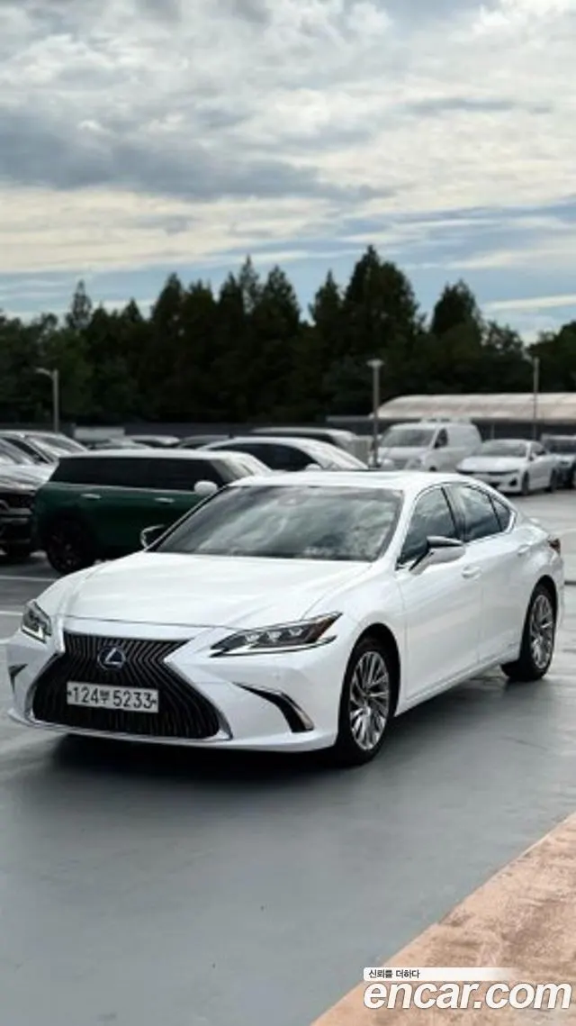 LEXUS ES300H — из Кореи под ключ