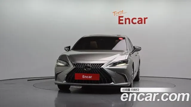 LEXUS ES300H 2024 — 72 732 км, серебристо-серый, Корея — под ключ — фото 3