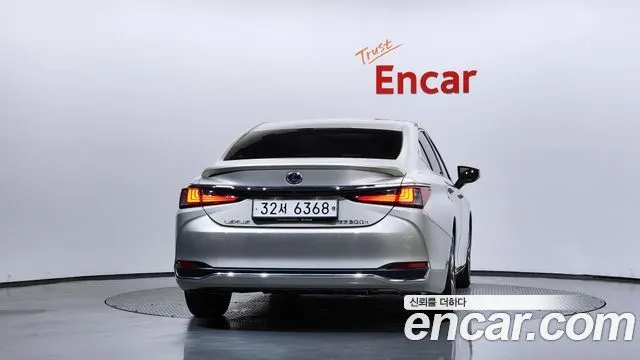 LEXUS ES300H 2019 — 95 366 км, белый-перламутр, Корея — под ключ — фото 4