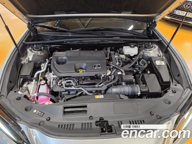 LEXUS ES300H 2026 — 7 565 км, светло-золотистый, Корея — под ключ — фото 6