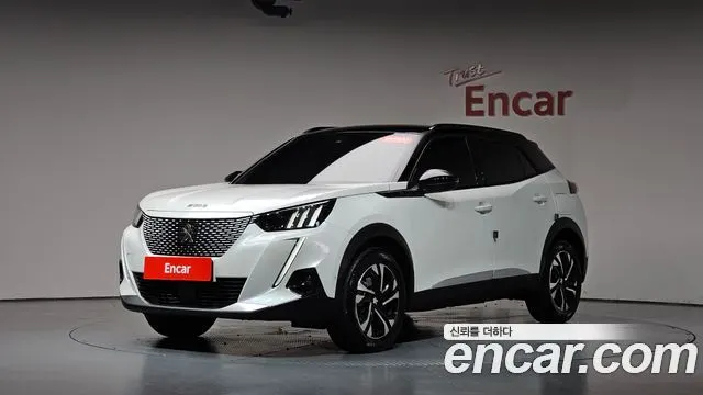 PEUGEOT E-2008 2023