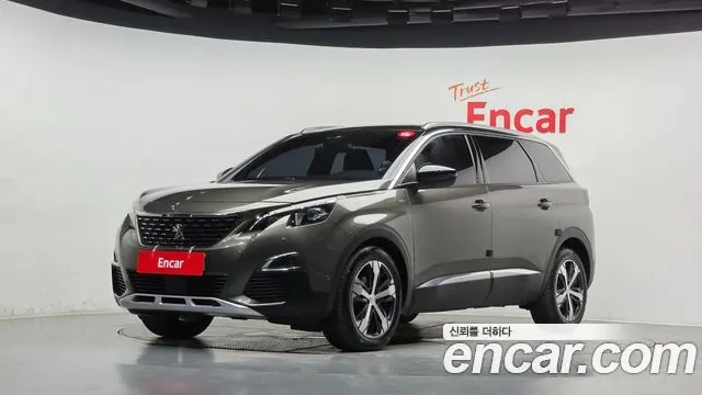 PEUGEOT 5008 2019