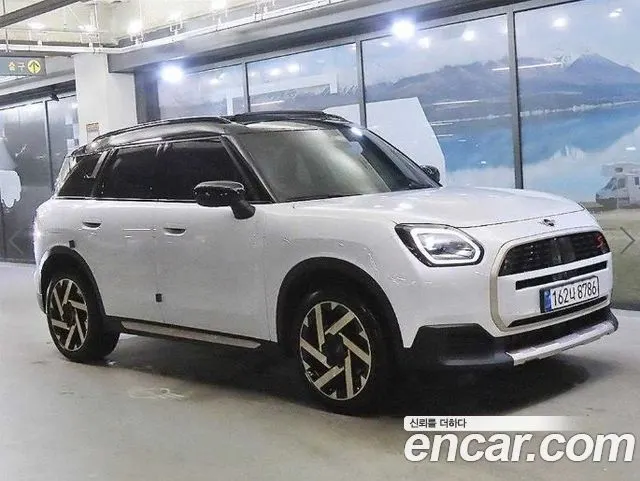 MINI COOPER S COUNTRYMAN 2024 — 13 020 км, белый, Корея — под ключ — фото 1