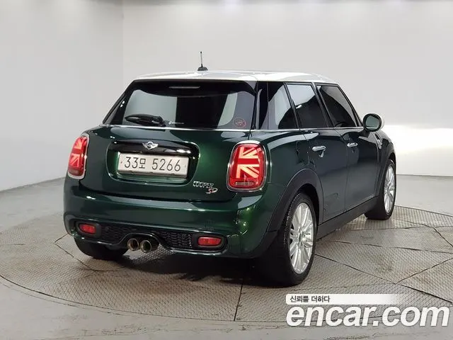 MINI COOPER D 2018 — 206 250 км, тёмно-зелёный, Корея — под ключ — фото 4