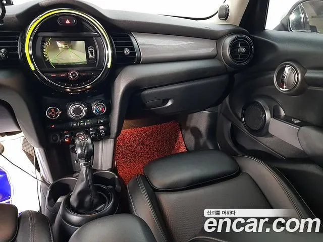 MINI COOPER D 2018 — 206 250 км, тёмно-зелёный, Корея — под ключ — фото 10