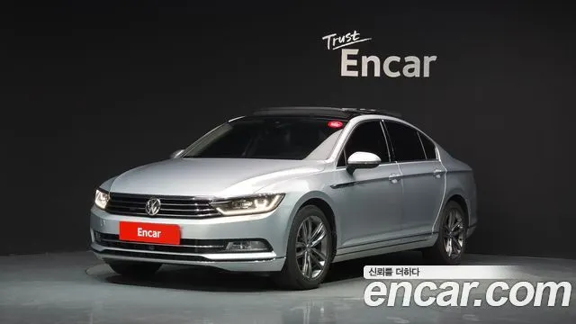 VOLKSWAGEN PASSAT 2018 — 143 357 км, серебристый, Корея — под ключ — фото 1