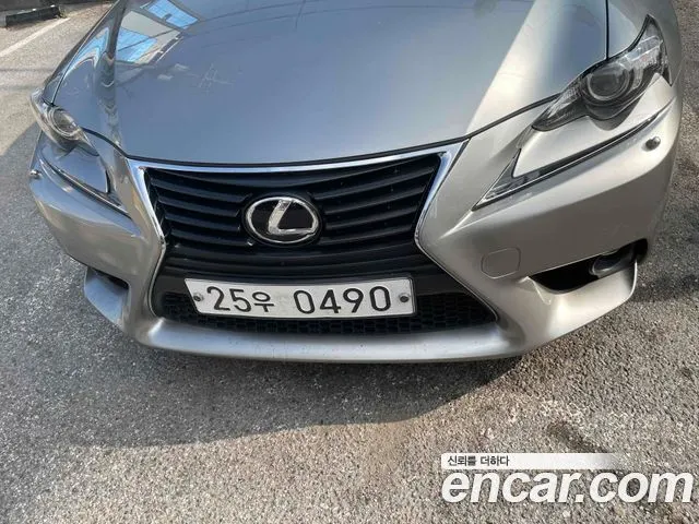 LEXUS IS200T 2016 — 96 000 км, серый, Корея — под ключ — фото 9