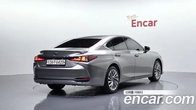 LEXUS ES300H — из Кореи под ключ