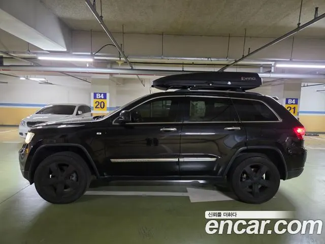 JEEP GRAND CHEROKEE 2013 — 121 000 км, чёрный, Корея — под ключ — фото 2