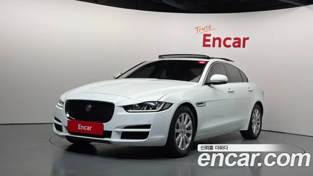 JAGUAR XE 2018 — 131 800 км, белый, Корея — под ключ — фото 1