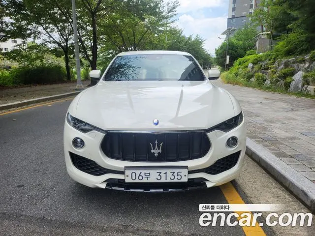 MASERATI LEVANTE 2017 — 215 000 км, белый, Корея — под ключ — фото 3