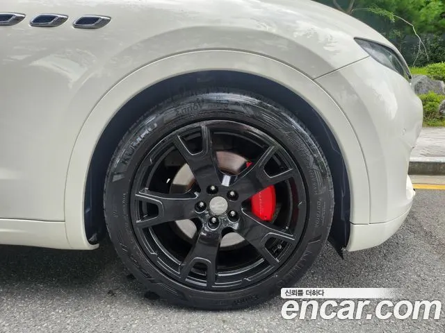 MASERATI LEVANTE 2017 — 215 000 км, белый, Корея — под ключ — фото 5