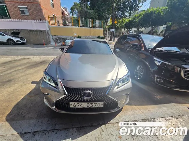 LEXUS ES300H — из Кореи под ключ
