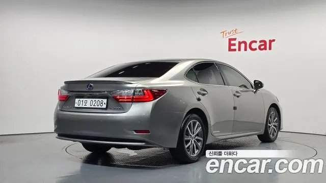 LEXUS ES300H 2016 — 106 150 км, серебристо-серый, Корея — под ключ — фото 2