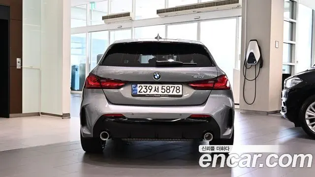 BMW 1 SERIES 2024 — 14 710 км, светло-золотистый, Корея — под ключ — фото 3
