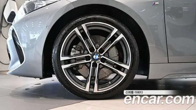 BMW 1 SERIES 2024 — 14 710 км, светло-золотистый, Корея — под ключ — фото 5