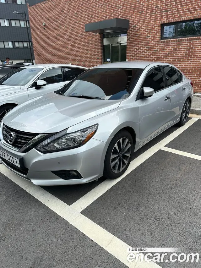NISSAN ALTIMA 2017 — 147 364 км, серебристо-серый, Корея — под ключ — фото 1