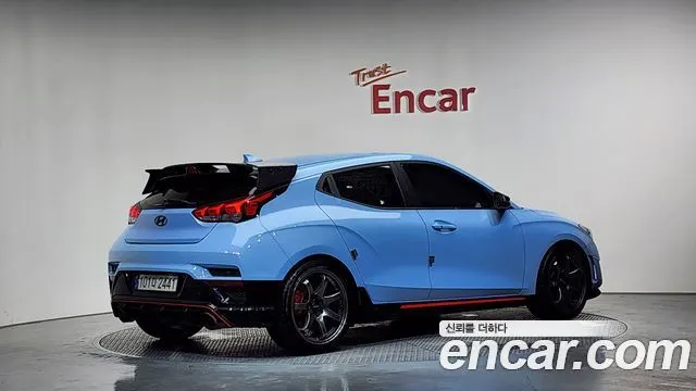 HYUNDAI VELOSTER — из Кореи под ключ