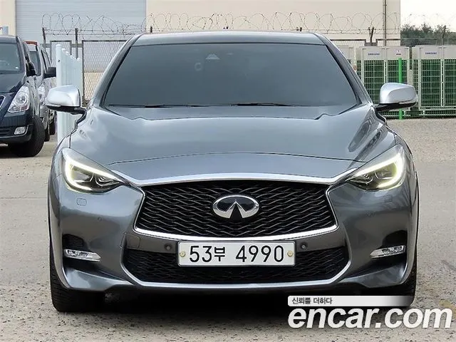INFINITI Q30 2018