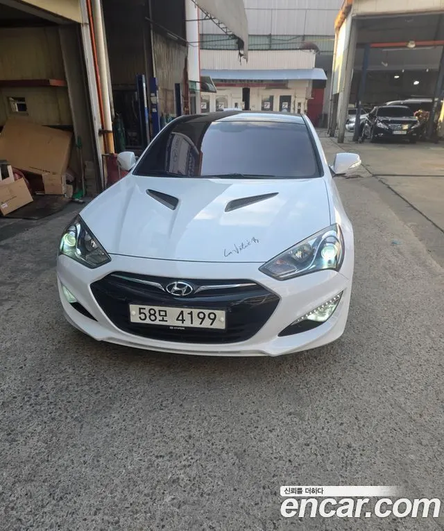 HYUNDAI GENESIS COUPE 2015 — 111 000 км, белый, Корея — под ключ — фото 1