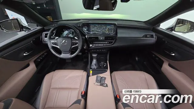 LEXUS ES300H 2026 — 1 606 км, серебристо-серый, Корея — под ключ — фото 7
