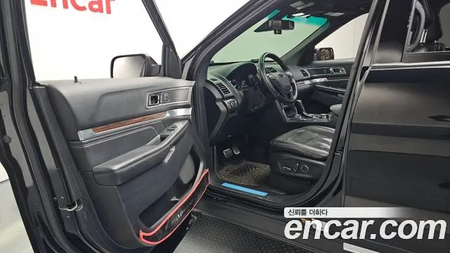 FORD EXPLORER 2017 — 141 515 км, чёрный, Корея — под ключ — фото 10