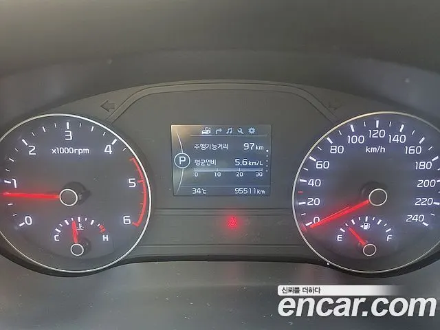 KIA SPORTAGE 2016 — 95 511 км, чёрный, Корея — под ключ — фото 8