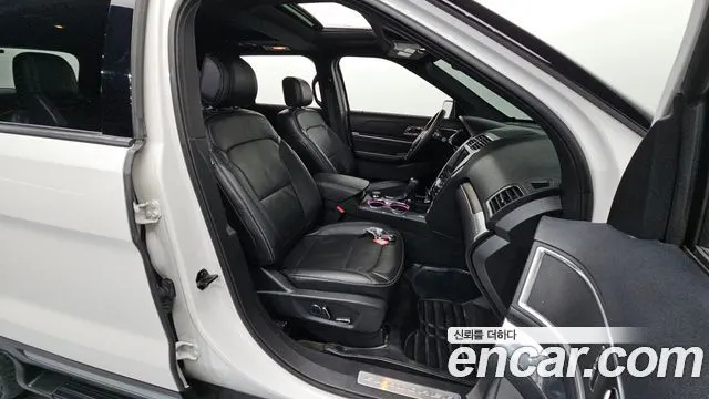 FORD EXPLORER 2016 — 92 413 км, белый, Корея — под ключ — фото 12