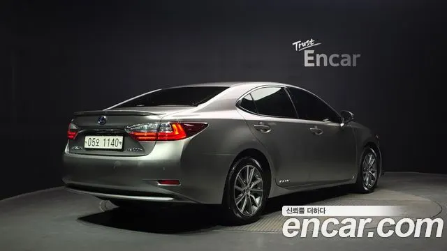 LEXUS ES300H — из Кореи под ключ