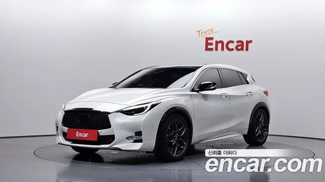 INFINITI Q30 2019