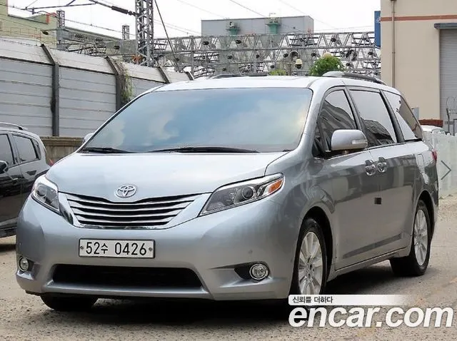 TOYOTA SIENNA 2016 — 89 509 км, серебристо-серый, Корея — под ключ — фото 12