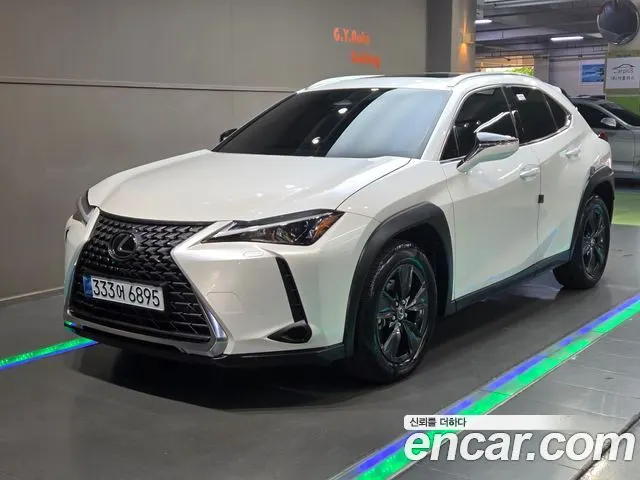 LEXUS UX300H 2026