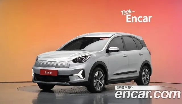 KIA NIRO PLUS 2023 — 99 664 км, серебристый, Корея — под ключ — фото 2