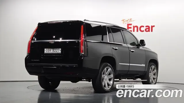 CADILLAC ESCALADE — из Кореи под ключ