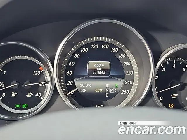 MERCEDES-BENZ E-CLASS W212 2014 — 113 454 км, серебристый, Корея — под ключ — фото 7