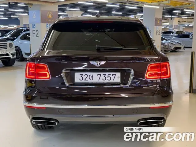 BENTLEY BENTAYGA 2018 — 36 500 км, чёрный, Корея — под ключ — фото 4