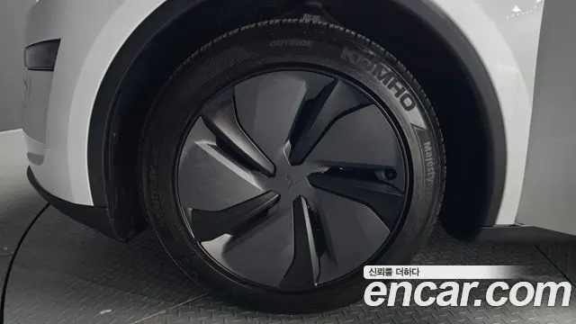 TESLA MODEL Y 2025 — 12 563 км, белый, Корея — под ключ — фото 5