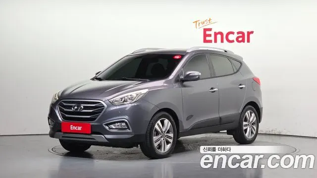 HYUNDAI TUCSON 2015 — 216 572 км, серый, Корея — под ключ — фото 1