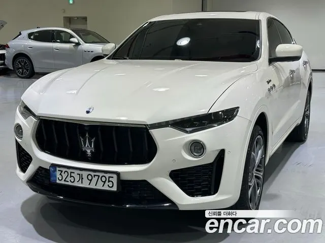 MASERATI LEVANTE 2023 — 11 300 км, белый, Корея — под ключ — фото 11