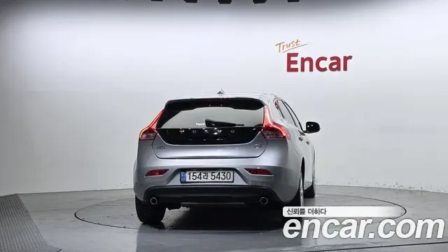 VOLVO V40 2016 — 108 488 км, серебристо-серый, Корея — под ключ — фото 4