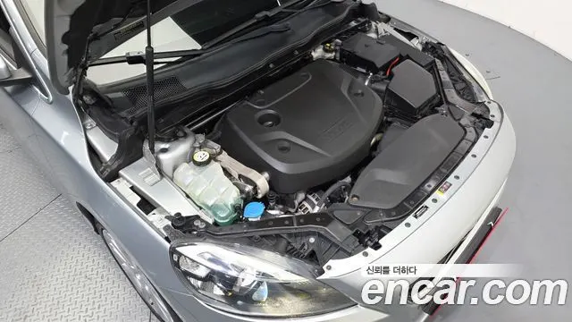 VOLVO V40 2016 — 108 488 км, серебристо-серый, Корея — под ключ — фото 6