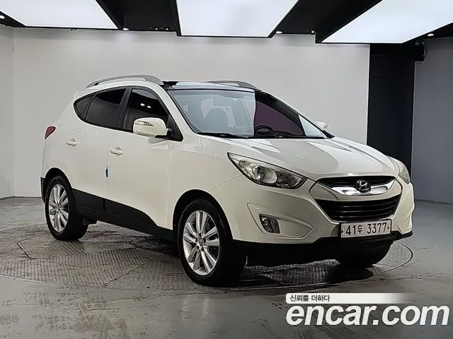 HYUNDAI TUCSON 2013 — 154 000 км, белый, Корея — под ключ — фото 2