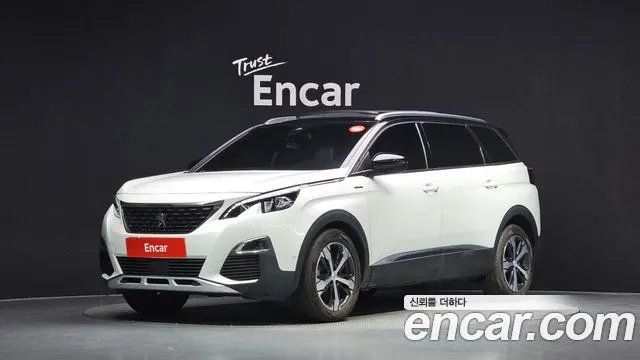 PEUGEOT 5008 2020