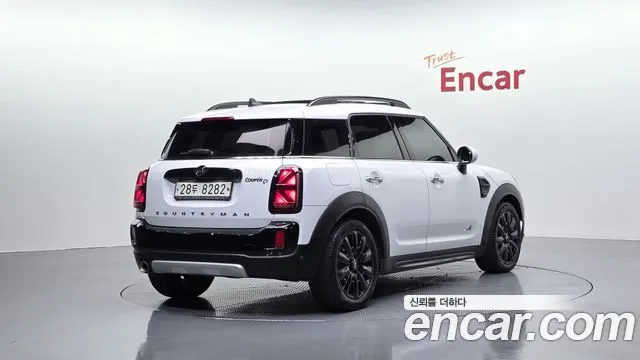 MINI COOPER D COUNTRYMAN 2019 — 133 849 км, белый, Корея — под ключ — фото 1